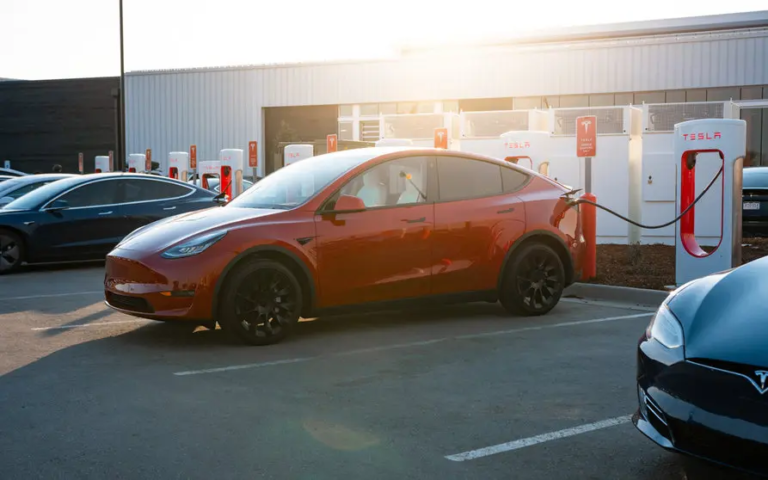 Tesla ya tiene la red de recarga rápida pública más grande de toda Europa