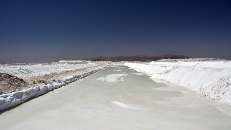 Industria mundial del litio necesita una inversión de hasta US$42,000 millones para fines de la década a fin de satisfacer demanda