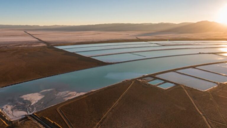 Trafigura ingresará al negocio del litio para sacar tajada del auge de las baterías