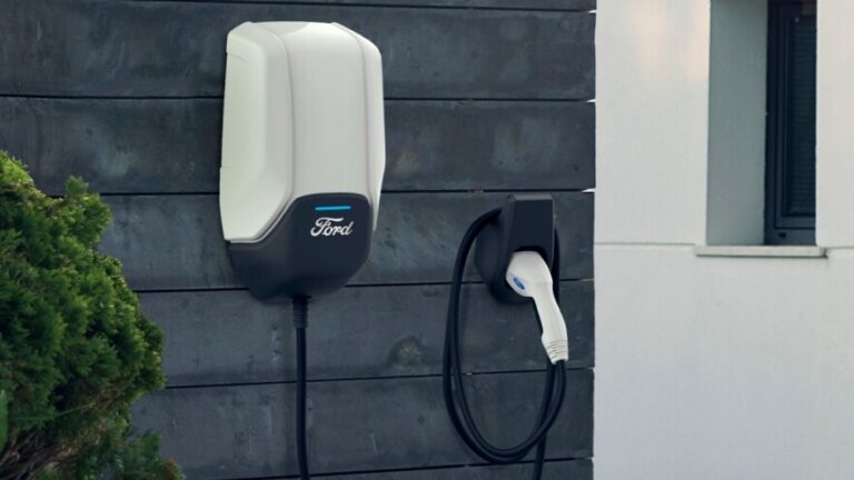 Ford desarrolla  cable para recargar coches eléctricos en el tiempo que la gasolina