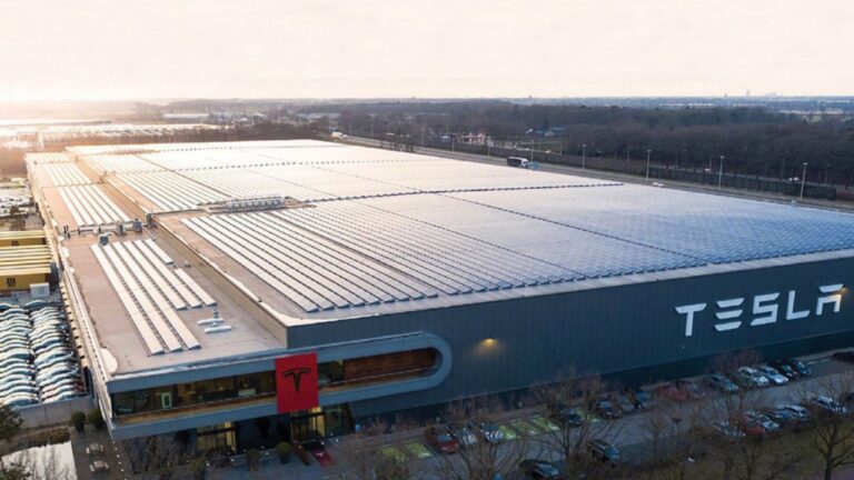 Tesla quiere replicar el éxito de Giga Shanghai en Estados Unidos con ingenieros chinos