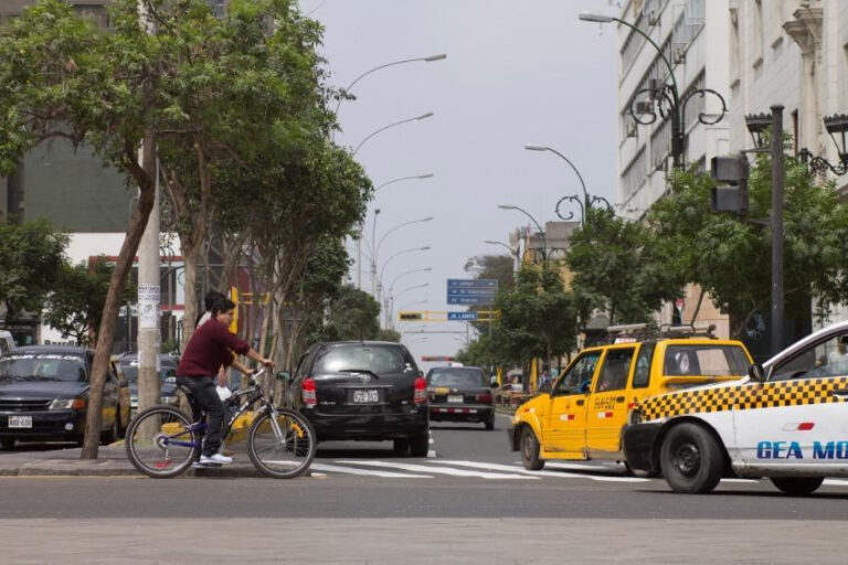 Perú: Flujo vehicular avanza 7.4% por retorno a las actividades presenciales