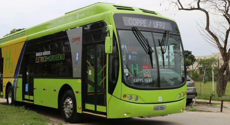 Perú: MTC firmó convenios con 20 municipalidades para promover el transporte sostenible