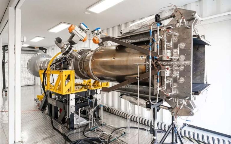 Quimera: El motor que podría hacer realidad los vuelos comerciales a velocidad hipersónica