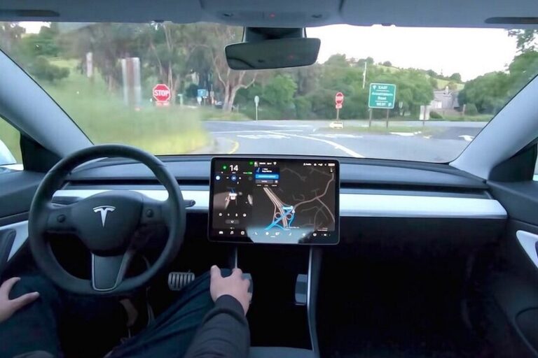 Próximo vehículo de Tesla funcionará «casi totalmente en modo autónomo»