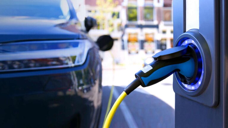 Presentan análisis sobre el desafío de la autonomía en los vehículos eléctricos