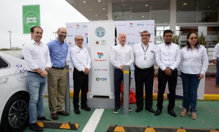 Enel X Way fija la ruta de la electromovilidad con la creación de un nuevo cargador rápido en Mala