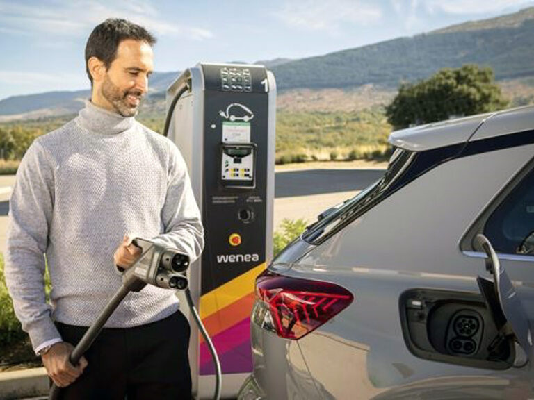 Reino Unido y la movilidad sostenible: compañía instalará 150 cargadores para fomentar este recurso