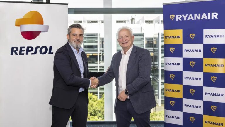Se intensifica trabajo con combustibles renovables tras sociedad entre Repsol y Ryanair