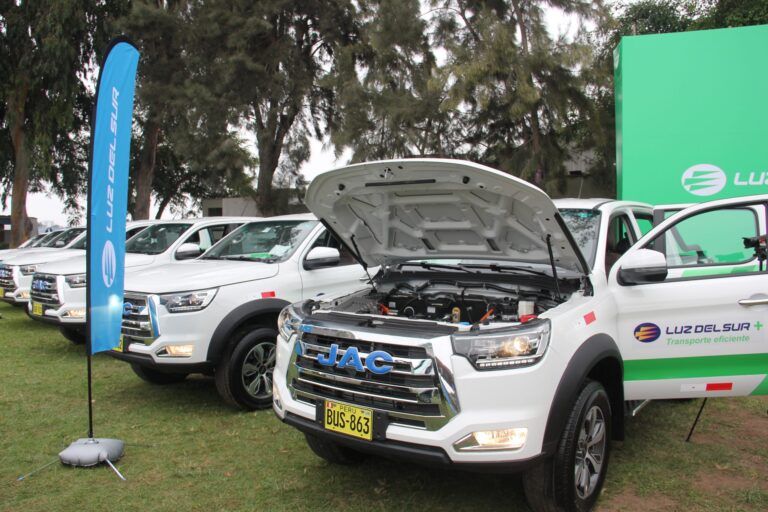 Luz del Sur presenta flota de 20 vehículos 100% eléctricos