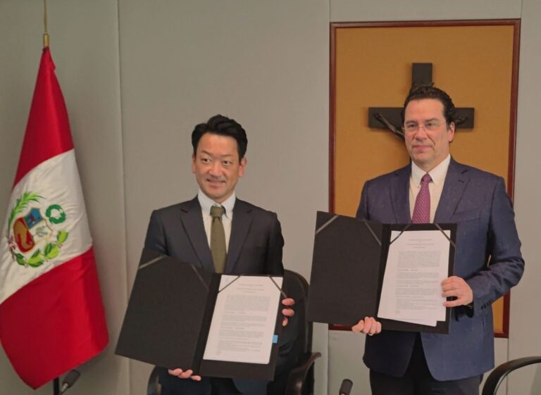 Toyota del Perú y PUCP promueven alianza colaborativa hacia la economía circular