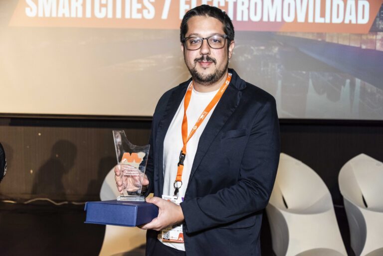 Premian a Ualabee por aporte a la movilidad del futuro