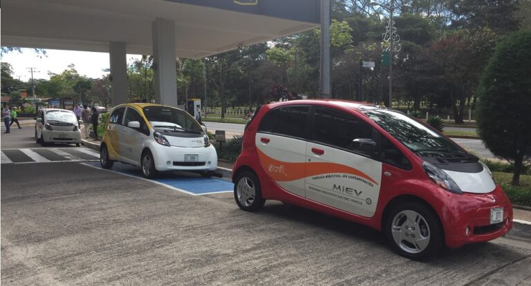 Programan fechas para implementar rutas eléctricas en región sur de Sudamérica