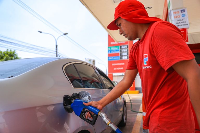 Precio de la gasolina regular bajó a 13.8 soles por galón en Lima Metropolitana