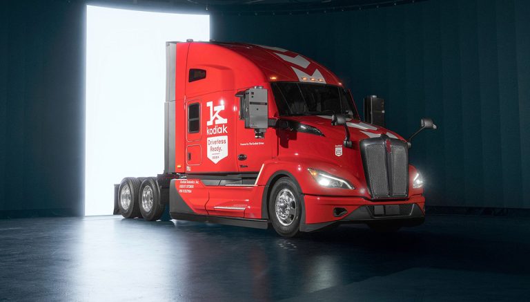 Presentan el primer semirremolque sin conductor del mundo diseñado para un despliegue a escala