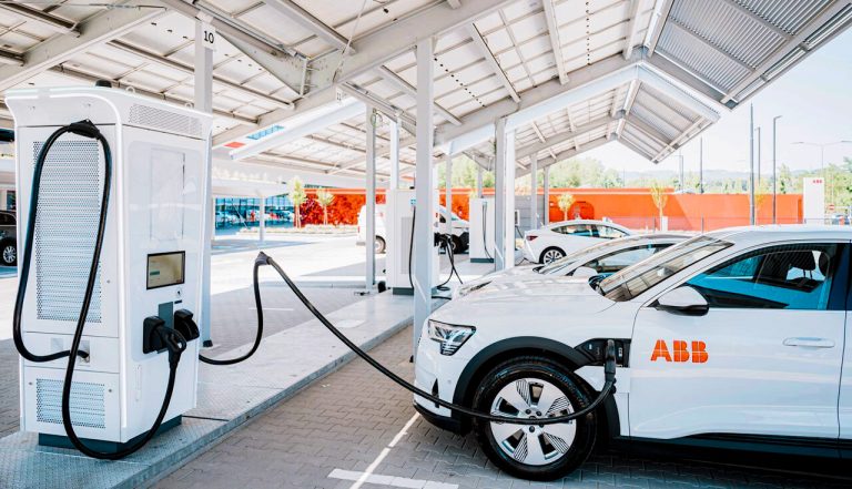 El número de cargadores eléctricos en México crecerá entre 15 y 20% este año