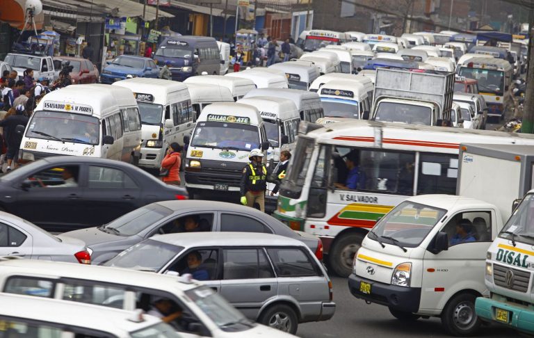 Lima tiene el peor tráfico de América Latina pese a baja tasa de venta de autos nuevos
