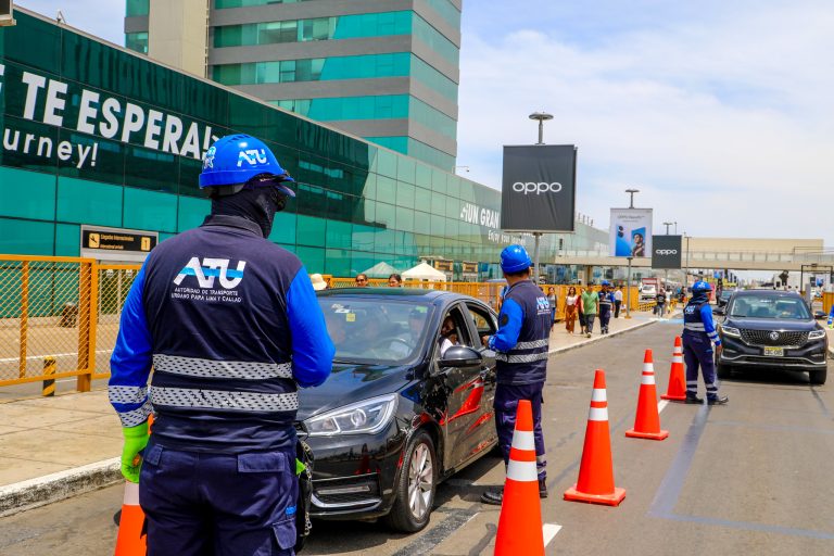 La ATU detecta 48 taxis ilegales en el Aeropuerto Internacional Jorge Chávez