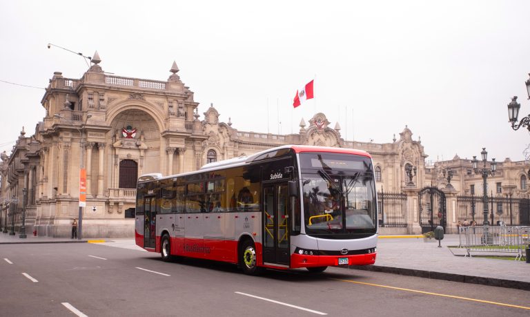 Aprueban especificaciones técnicas para estandarización del Bus Patrón Eléctrico