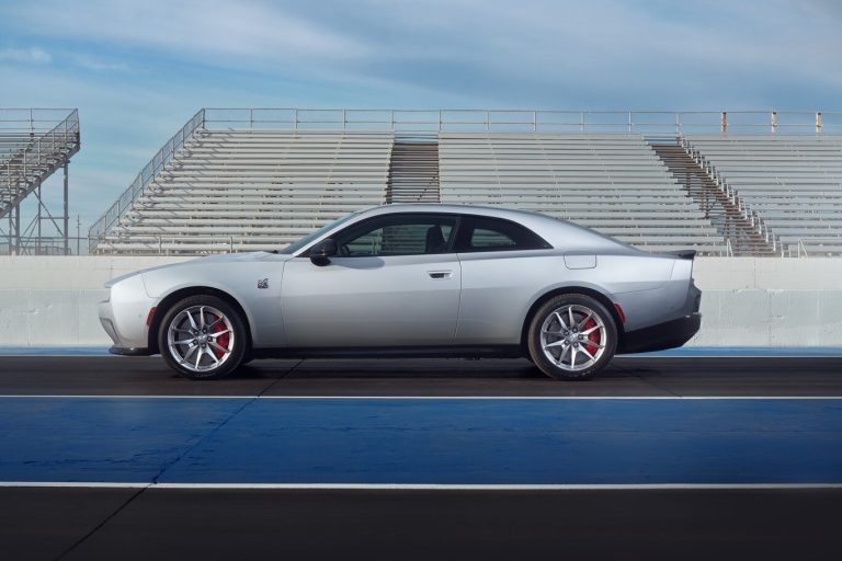 Dodge presenta el Charger Daytona, el primer muscle car eléctrico del mundo
