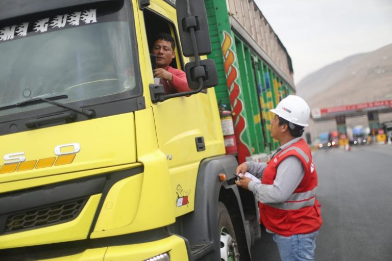 Restringirán tránsito de camiones en la Carretera Central por feriado largo de Semana Santa