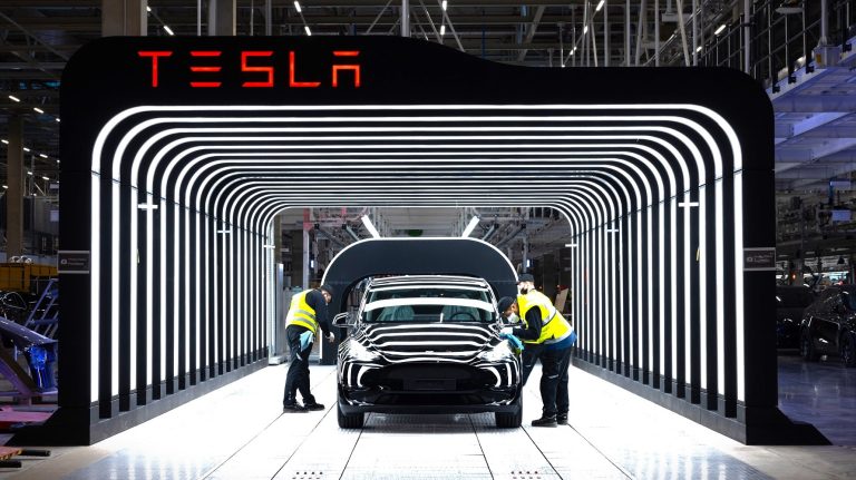 Entregas trimestrales de Tesla disminuyen por primera vez en casi cuatro años