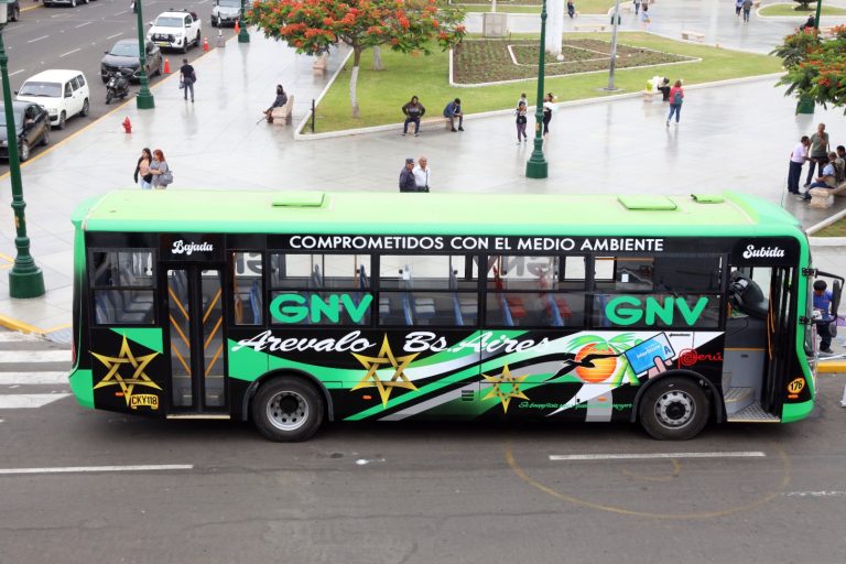 Inicia operaciones el primer bus público a GNV en Trujillo y se esperan 11 unidades más