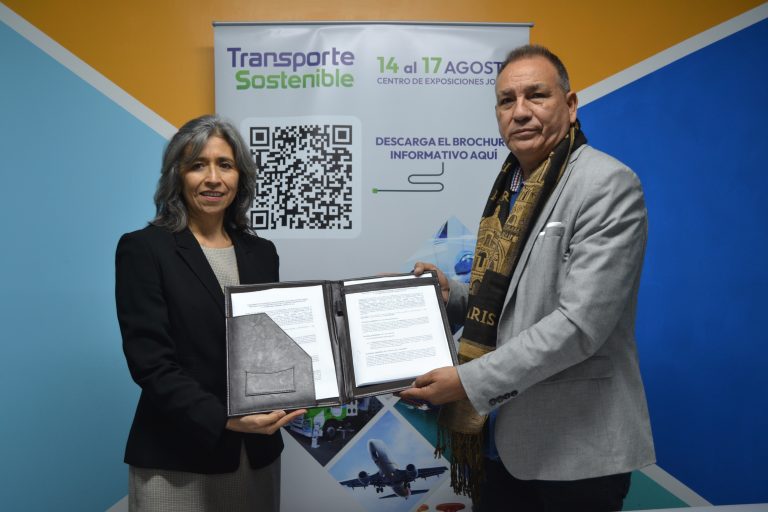 Prensa Grupo y gremio de transportistas del norte firman convenio de Transporte Sostenible