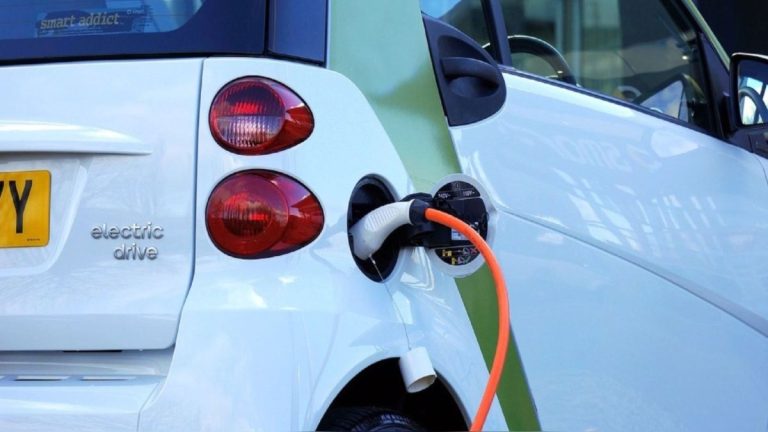 Perú busca impulsar la compra de autos y buses eléctricos con la eliminación de ciertos impuestos