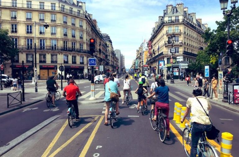 La enorme ciclovía de 60 kilómetros que conecta a todas las sedes olímpicas en París