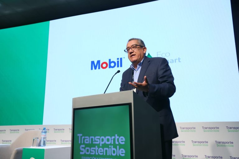 José Cáceres: «Los lubricantes sintéticos contribuyen directamente a la descarbonización y eficiencia energética en el transporte»