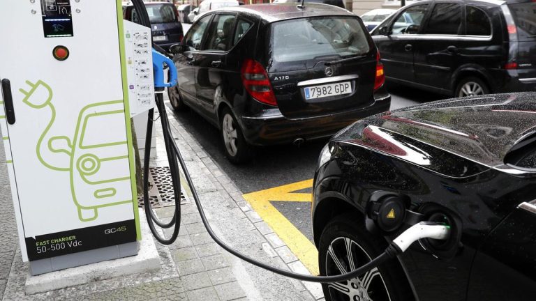 Para reproducir en Perú: Argentina creó registro de estaciones de carga para vehículos eléctricos