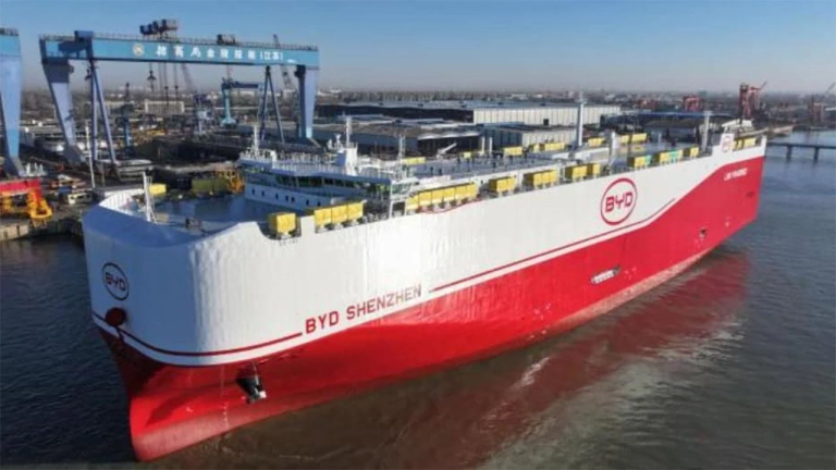 Coches eléctricos a bordo: BYD presenta barco con capacidad para transportar 9,200 vehículos