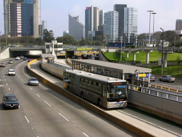 Aprueban préstamo de € 40 millones para promover el transporte sostenible en Perú