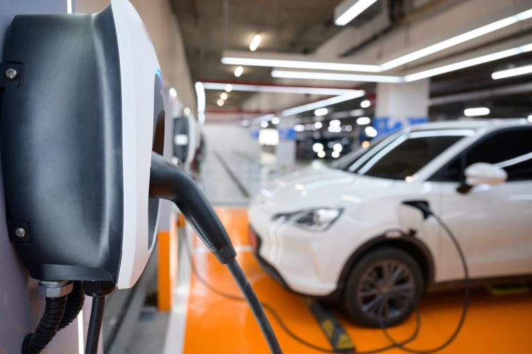 Venta de vehículos eléctricos e híbridos creció 18% en febrero