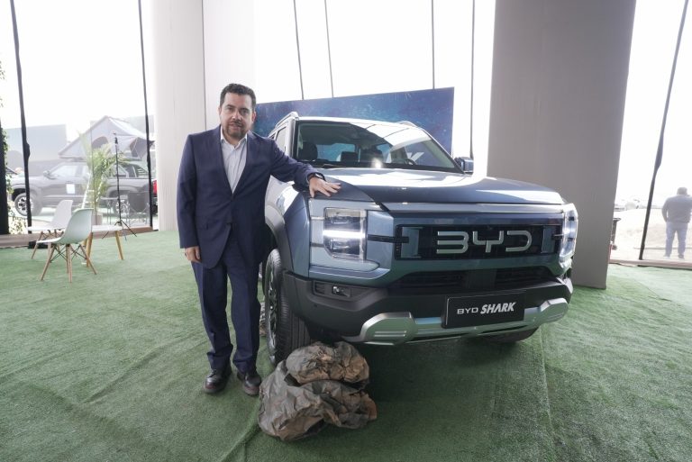 BYD estrena en Perú la primera pickup híbrida enchufable con una autonomía de 840 km