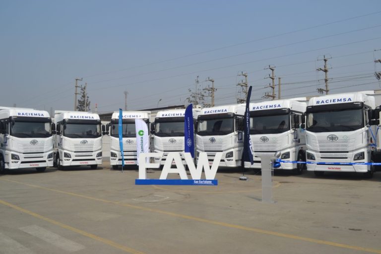 6 de cada 10 tractos a gas inscritos en el mercado peruano son de la empresa San Bartolomé