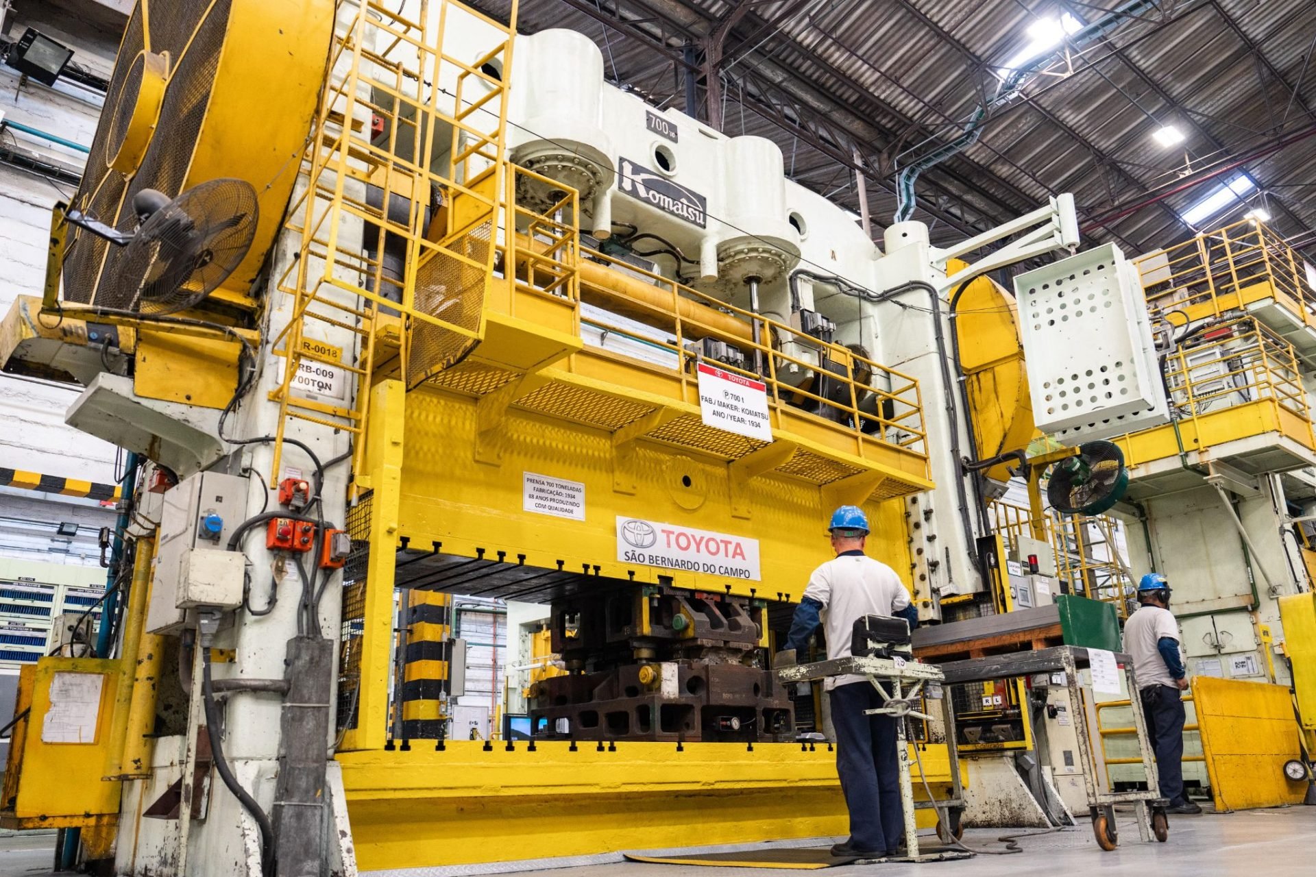 Toyota revive prensa de 1934 para producir componentes de sistemas de hidrógeno