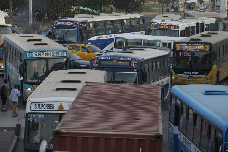 Nuevo decreto abre camino a inversiones y formalidad en sistemas de transporte