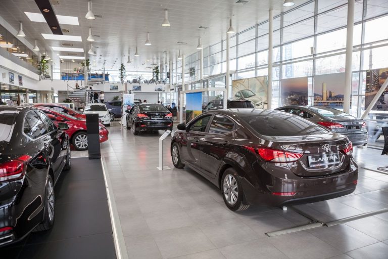 Venta de vehículos nuevos inicia con buen pie en enero, pero podría enfriarse en abril