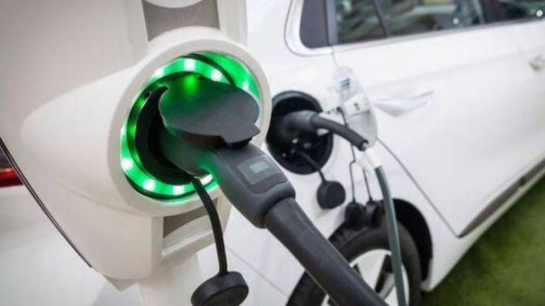 Vehículos electrificados, la propuesta de la AAP ante la escasez de GNV