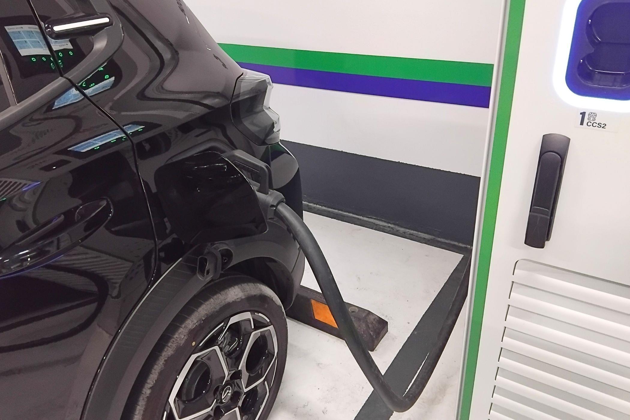 Un mercado más electrificado: venta de híbridos y eléctricos crece 77% en primer trimestre