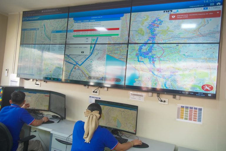 Empresa de transporte público inaugura centro de vigilancia para recorridos más seguros
