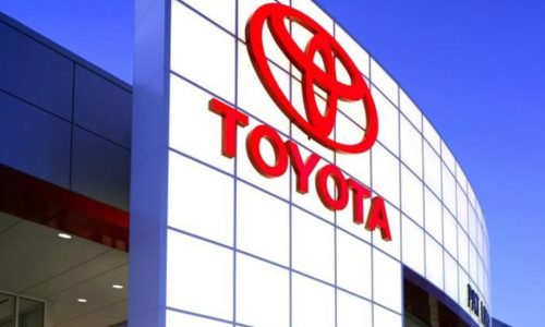 Unidades híbridas impulsan ganancias históricas de Toyota a más de USD 34.500 millones